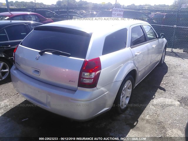 2D4FV47V97H620424 - 2007 DODGE MAGNUM SXT SILVER photo 4