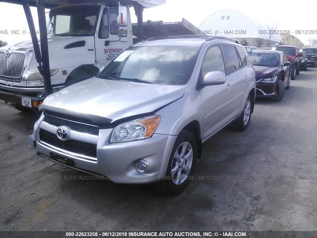 2T3DF4DV5CW214138 - 2012 TOYOTA RAV4 LIMITED SILVER photo 2