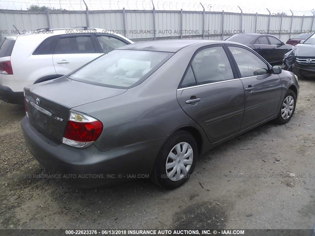 4T1BE32K15U951586 - 2005 TOYOTA CAMRY LE/XLE/SE 灰色 照片 4