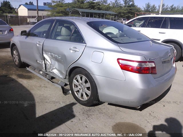4T1BK46K27U554643 - 2007 TOYOTA CAMRY NEW GENERAT LE/XLE/SE SILVER photo 3