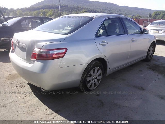 4T1BK46K27U554643 - 2007 TOYOTA CAMRY NEW GENERAT LE/XLE/SE SILVER photo 4