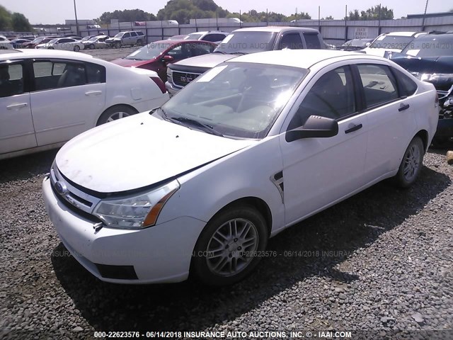 1FAHP35N38W159713 - 2008 FORD FOCUS SE/SEL/SES WHITE photo 2