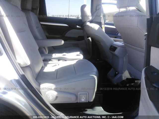 5TDKKRFH2GS163731 - 2016 TOYOTA HIGHLANDER XLE ნაცრისფერი ფოტო 8