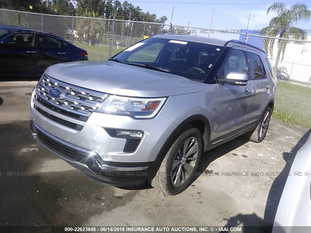 1FM5K7F82JGA05467 - 2018 FORD EXPLORER LIMITED Silber Foto 2