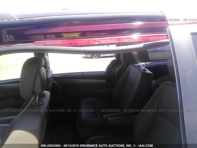 2C4RVABG6CR293762 - 2012 VOLKSWAGEN ROUTAN SE BURGUNDY photo 8