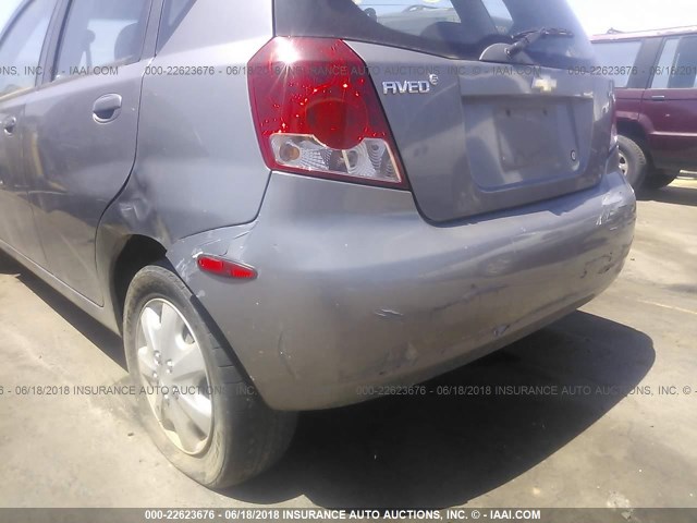 KL1TD66618B117898 - 2008 CHEVROLET AVEO LS GRAY photo 6