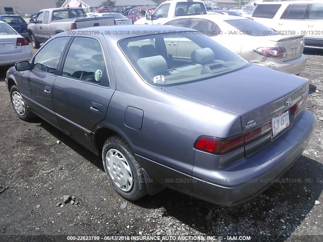4T1BG22K0VU068860 - 1997 TOYOTA CAMRY CE/LE/XLE 灰色 照片 3
