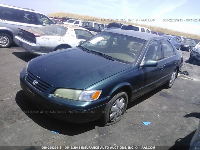 JT2BG22K4V0096021 - 1997 TOYOTA CAMRY LE/XLE GREEN photo 2