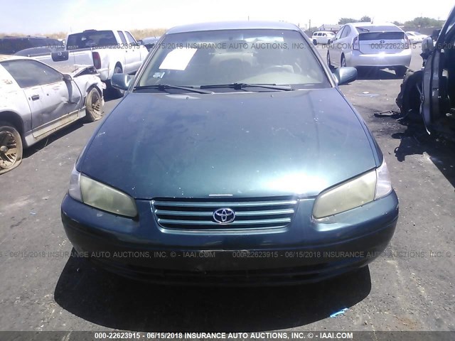 JT2BG22K4V0096021 - 1997 TOYOTA CAMRY LE/XLE GREEN photo 6