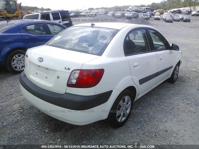 KNADE123786331888 - 2008 KIA RIO LX/SX WHITE photo 4