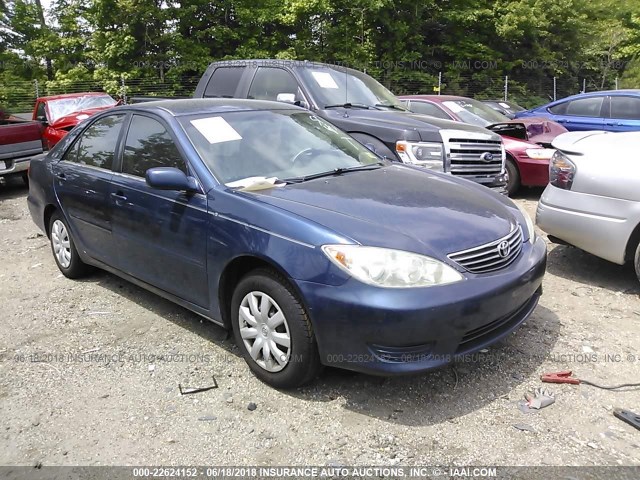 4T1BE30K45U073302 - 2005 TOYOTA CAMRY LE/XLE/SE ლურჯი ფოტო 1