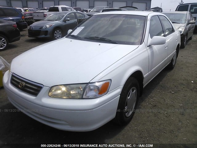 4T1BG22K7YU980213 - 2000 TOYOTA CAMRY CE/LE/XLE WHITE photo 2