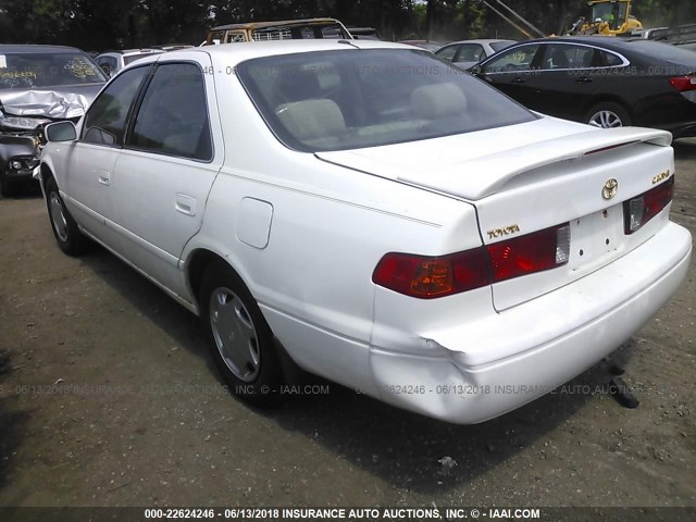 4T1BG22K7YU980213 - 2000 TOYOTA CAMRY CE/LE/XLE WHITE photo 3