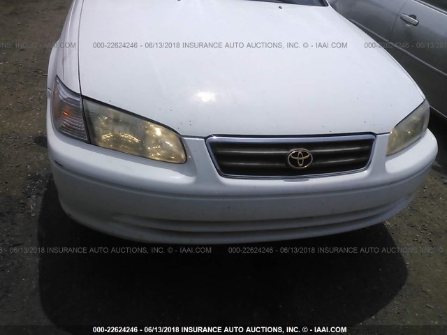 4T1BG22K7YU980213 - 2000 TOYOTA CAMRY CE/LE/XLE WHITE photo 6