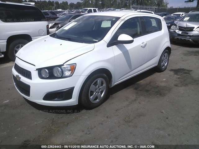 1G1JA6SH2F4172368 - 2015 CHEVROLET SONIC LS 白色 照片 2
