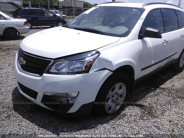 1GNKRFKD1HJ251060 - 2017 CHEVROLET TRAVERSE LS WHITE photo 6