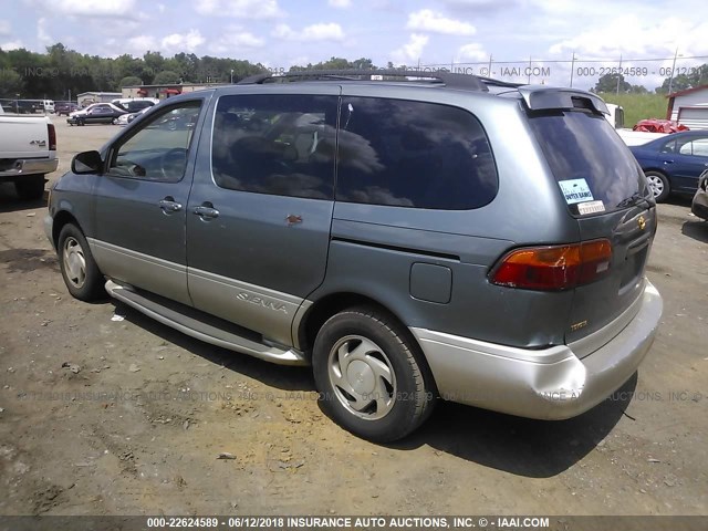 4T3ZF13C7WU043028 - 1998 TOYOTA SIENNA LE/XLE GREEN photo 3