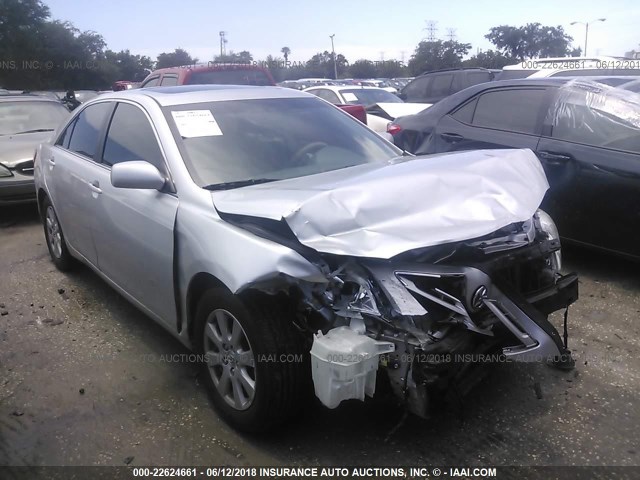 4T1BE46K09U872643 - 2009 TOYOTA CAMRY SE/LE/XLE SILVER photo 1