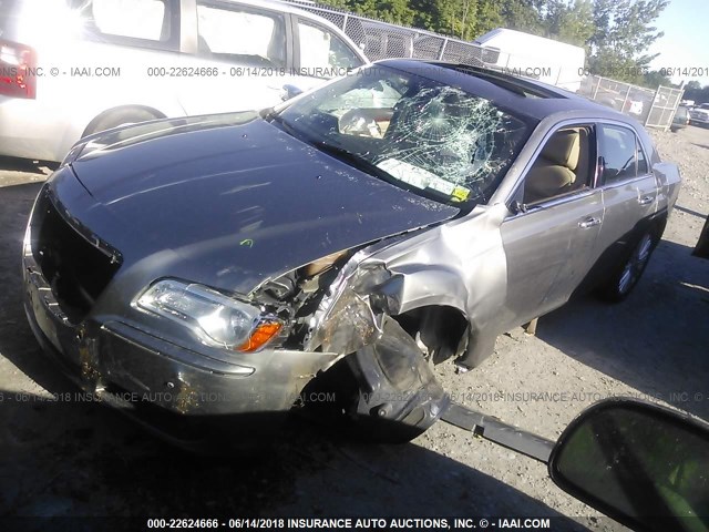 2C3CK6CT8BH611901 - 2011 CHRYSLER 300C GRAY photo 2