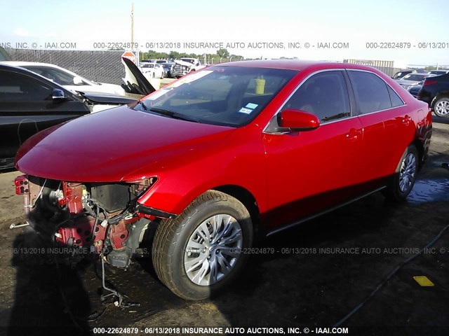 4T4BF1FK2ER426750 - 2014 TOYOTA CAMRY L/SE/LE/XLE RED photo 2