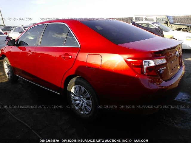 4T4BF1FK2ER426750 - 2014 TOYOTA CAMRY L/SE/LE/XLE RED photo 3