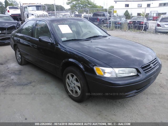 4T1BF28K4WU063639 - 1998 TOYOTA CAMRY CE/LE/XLE BLACK photo 1