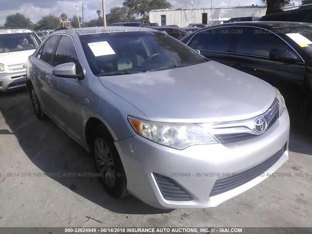 4T1BF1FK0CU195158 - 2012 TOYOTA CAMRY SE/LE/XLE SILVER photo 1