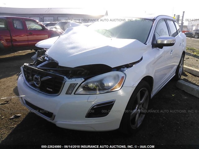 YV4902DZ5B2184576 - 2011 VOLVO XC60 T6 WHITE photo 2