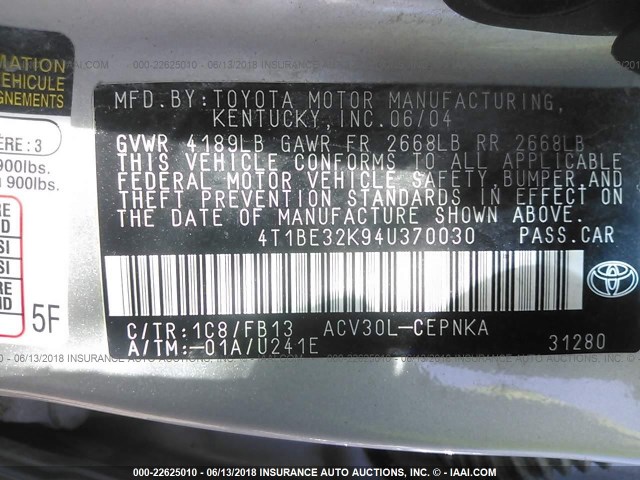 4T1BE32K94U370030 - 2004 TOYOTA CAMRY LE/XLE/SE ვერცხლისფერი ფოტო 9