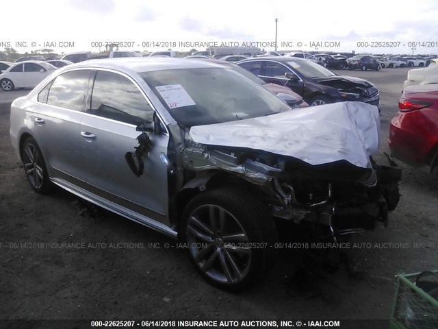 1VWDT7A32HC027511 - 2017 VOLKSWAGEN PASSAT R-LINE Gümüş foto 1