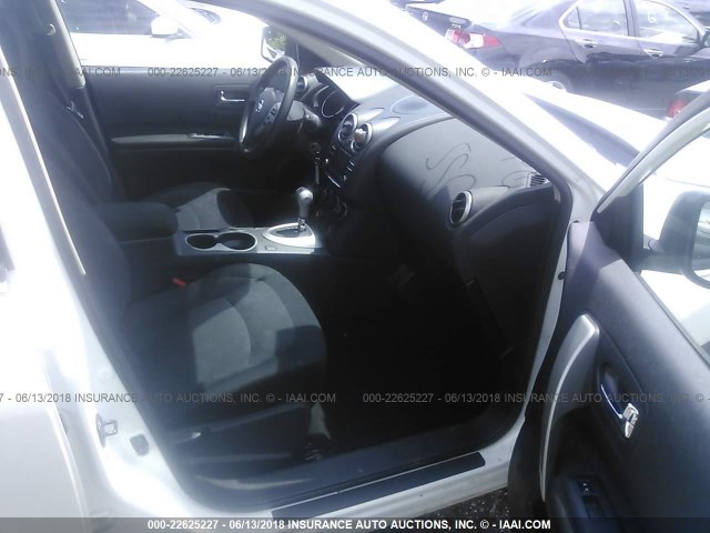 JN8AS5MV8DW113140 - 2013 NISSAN ROGUE S/SV WHITE photo 5