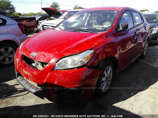 2T1KU4EE0AC340927 - 2010 TOYOTA COROLLA MATRIX  RED photo 2