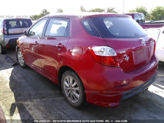 2T1KU4EE0AC340927 - 2010 TOYOTA COROLLA MATRIX  RED photo 3