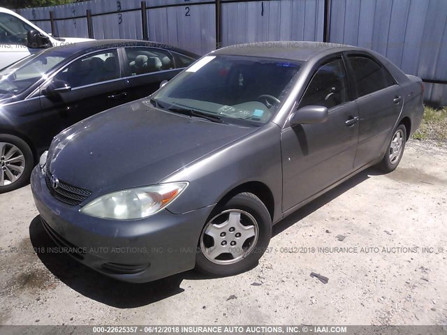 4T1BF32K52U522363 - 2002 TOYOTA CAMRY LE/XLE/SE ფერფლისფერი ფოტო 2