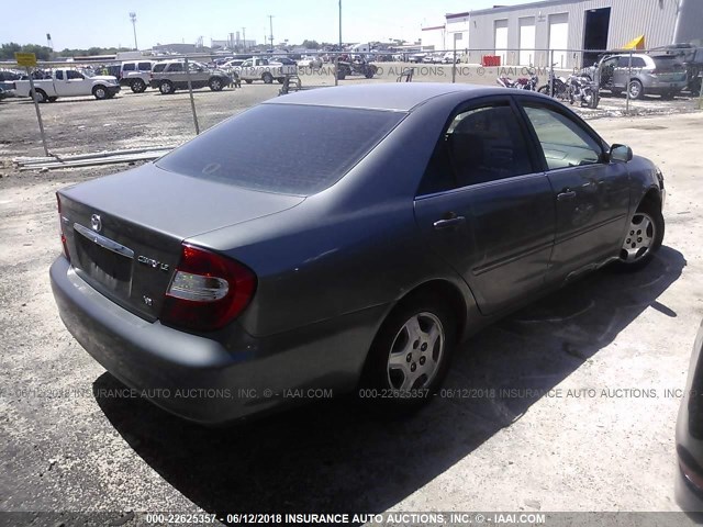 4T1BF32K52U522363 - 2002 TOYOTA CAMRY LE/XLE/SE ფერფლისფერი ფოტო 4