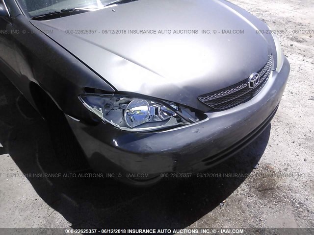4T1BF32K52U522363 - 2002 TOYOTA CAMRY LE/XLE/SE ფერფლისფერი ფოტო 6