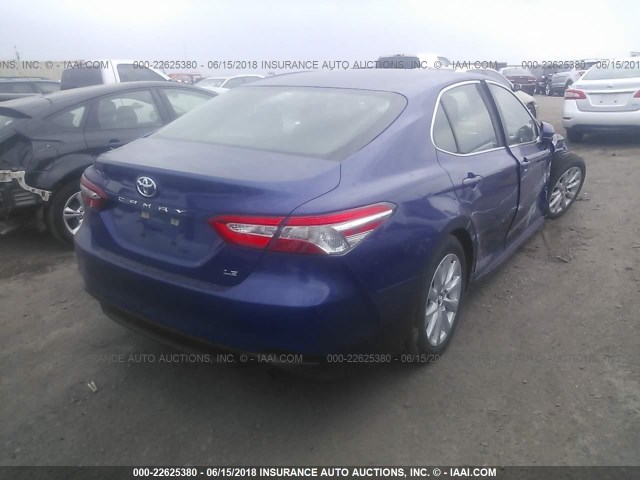 4T1B11HK8JU589810 - 2018 TOYOTA CAMRY L/LE/XLE/SE/XSE BLUE photo 4