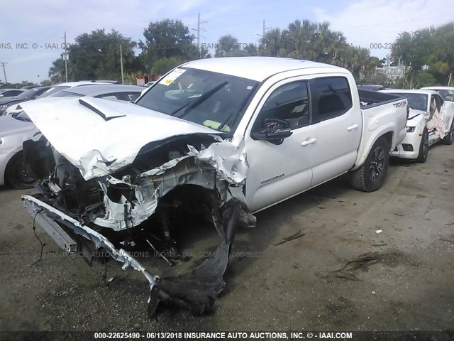 5TFCZ5AN7HX060645 - 2017 TOYOTA TACOMA DBL CAB/SR/TRDSPT/OR/PRO თეთრი ფოტო 2