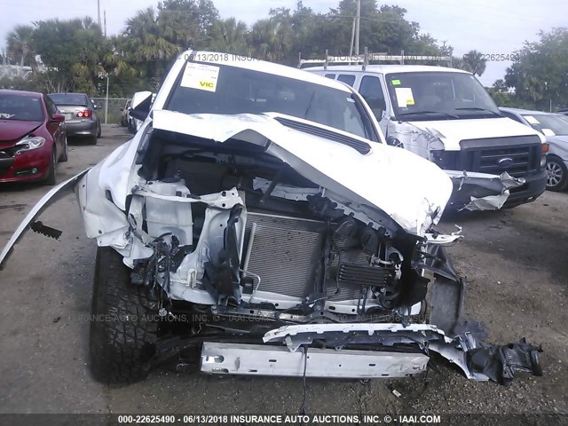 5TFCZ5AN7HX060645 - 2017 TOYOTA TACOMA DBL CAB/SR/TRDSPT/OR/PRO თეთრი ფოტო 6