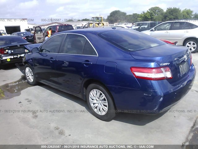 4T1BF3EK6BU770049 - 2011 TOYOTA CAMRY SE/LE/XLE BLUE photo 3