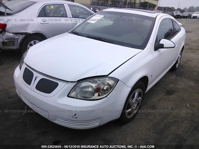 1G2AL18F587125951 - 2008 PONTIAC G5 WHITE photo 2