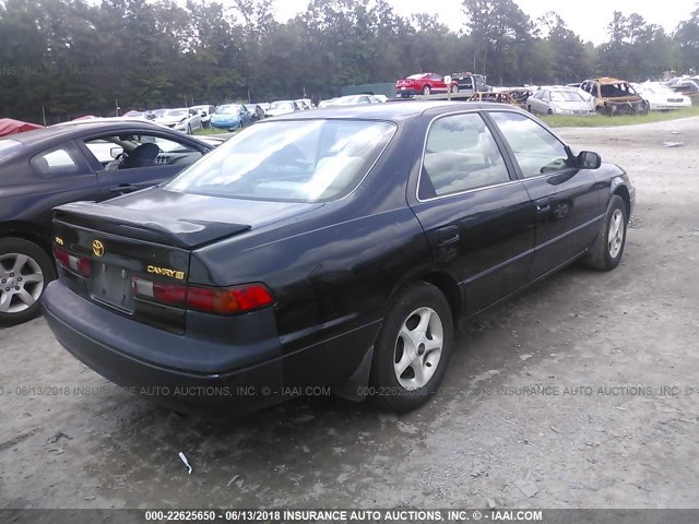 4T1BG22K7WU218416 - 1998 TOYOTA CAMRY CE/LE/XLE 黑色 照片 4