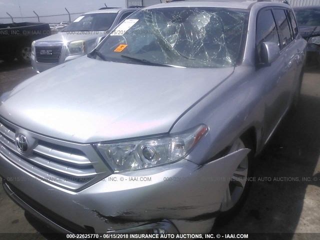 5TDDK3EH0DS270568 - 2013 TOYOTA HIGHLANDER LIMITED SILVER photo 6