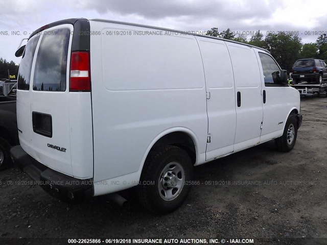 1GCGG25V961242069 - 2006 CHEVROLET EXPRESS G2500  WHITE photo 4