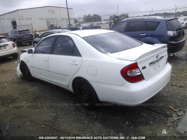 4T1BE30K52U108196 - 2002 TOYOTA CAMRY LE/XLE/SE თეთრი ფოტო 3