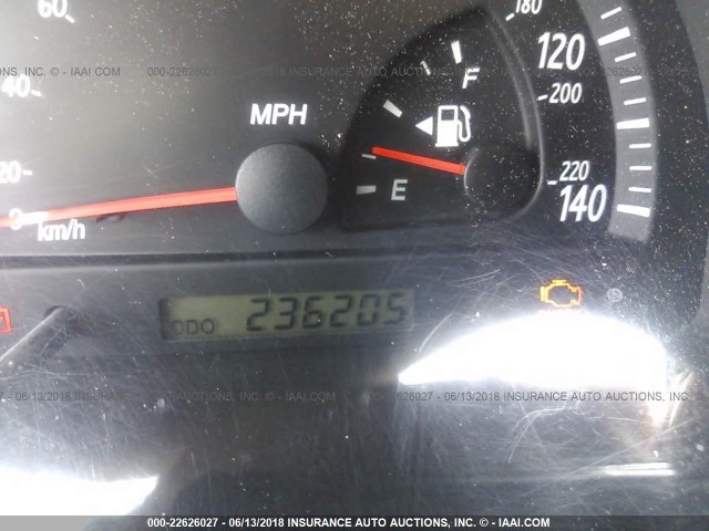 4T1BE30K52U108196 - 2002 TOYOTA CAMRY LE/XLE/SE თეთრი ფოტო 7