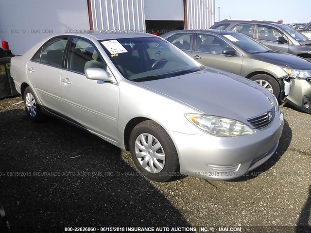 4T1BE32K95U102354 - 2005 TOYOTA CAMRY LE/XLE/SE 银色 照片 1