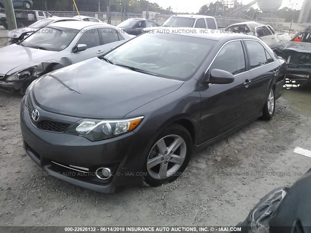 4T1BF1FK9EU817596 - 2014 TOYOTA CAMRY L/SE/LE/XLE 灰色 照片 2
