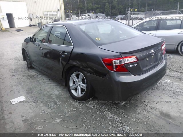 4T1BF1FK9EU817596 - 2014 TOYOTA CAMRY L/SE/LE/XLE 灰色 照片 3