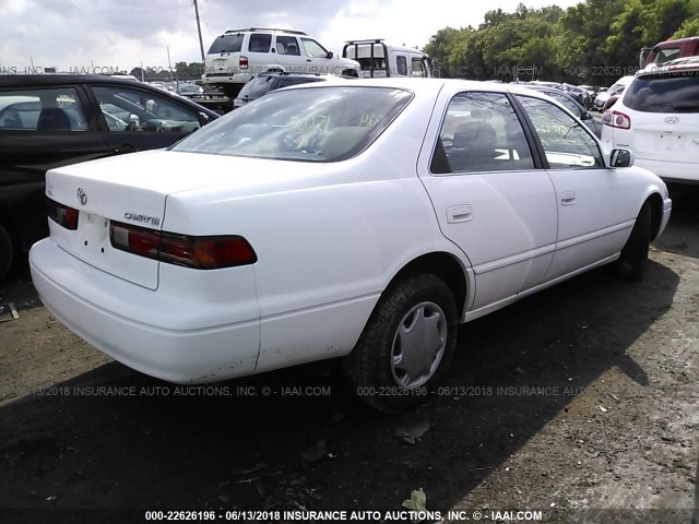 4T1BG22K6XU909924 - 1999 TOYOTA CAMRY CE/LE/XLE WHITE photo 4